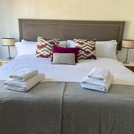 Amador Apartamento Familiar Centro Parking Amador De Los Rios セビリア エクステリア 写真